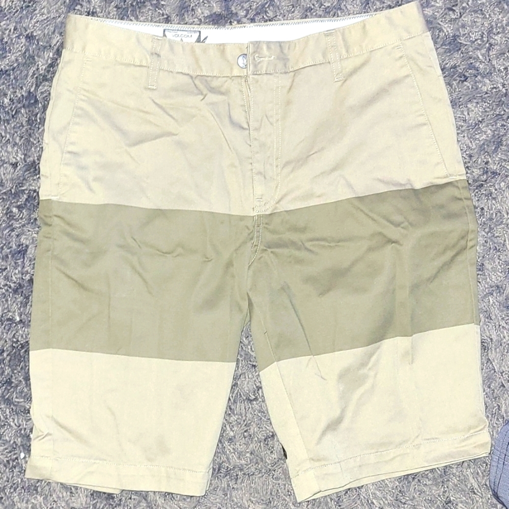 Tan colour flat-front shorts - waist 32 - Volcom